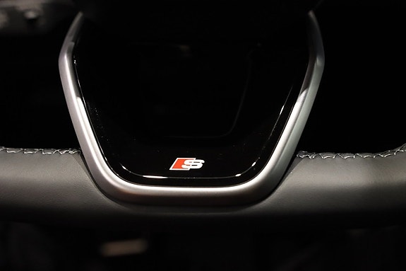 Audi Q6 e-tron 16 of 26