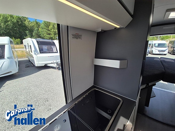 Adria Twin Supreme 640 SLB 19 of 27