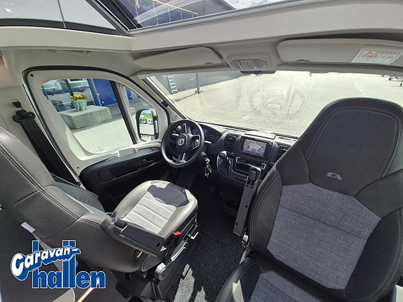 Adria Twin Supreme 640 SLB 14 of 27