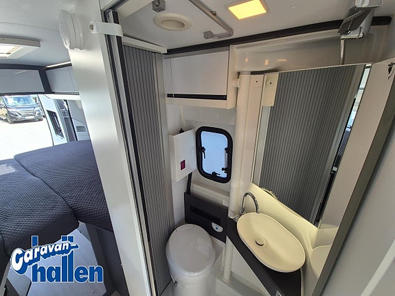Adria Twin Supreme 640 SLB 21 of 27
