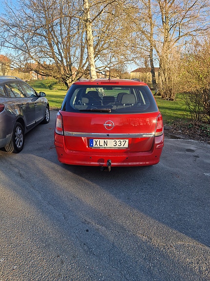 Opel Astra 2 of 5