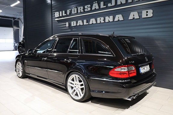 Mercedes-Benz E63 4 of 5
