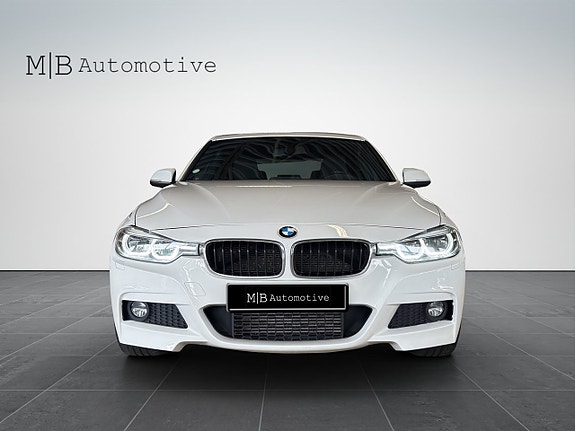 BMW 320d 2 of 5