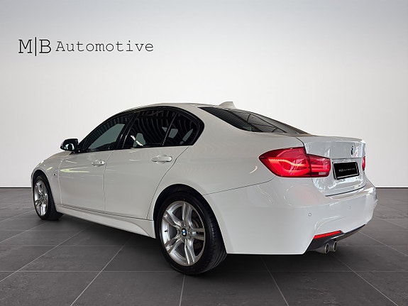 BMW 320d 4 of 5