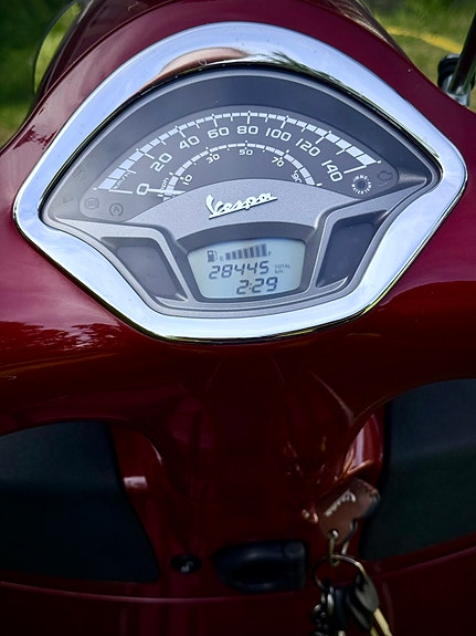 Piaggio Vespa GTS 300 5 of 5