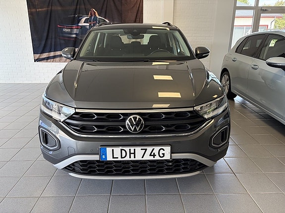 Volkswagen T-Roc 2 of 5
