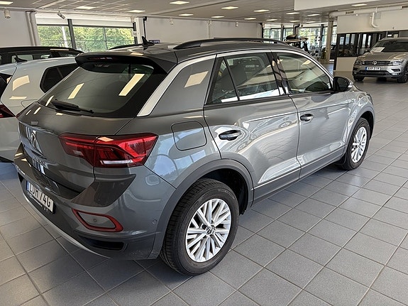 Volkswagen T-Roc 5 of 5