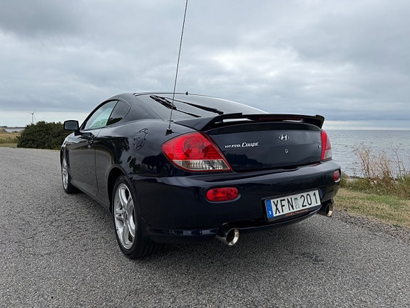 Hyundai Coupe 3 of 11