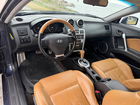 Hyundai Coupe 7 of 11