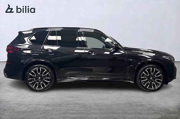 BMW X5 2 of 5