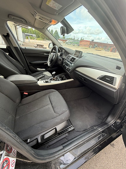 BMW 118i 5 of 5