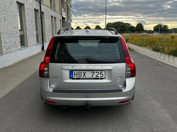 Volvo V50 2 of 5