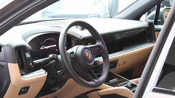 Porsche Cayenne 7 of 10