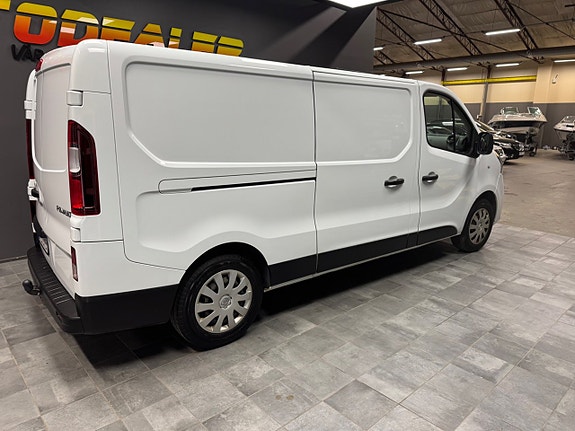 Renault Trafic 4 of 5