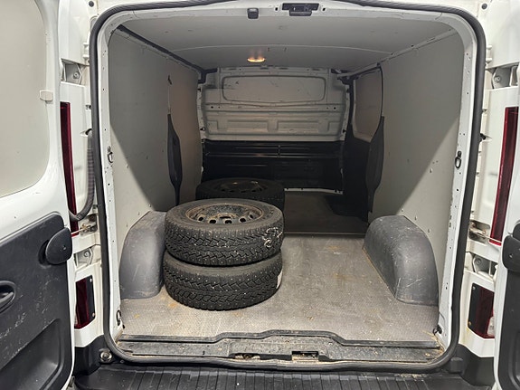 Renault Trafic 8 of 10