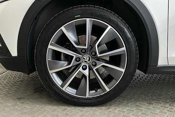 Skoda Octavia Scout 12 of 30