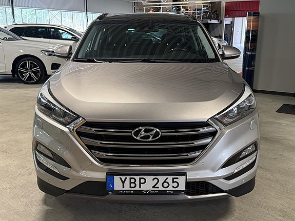 Hyundai Tucson 2 of 5