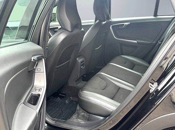 Volvo V60 Cross Country 10 of 12