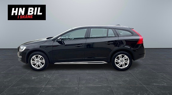 Volvo V60 Cross Country 6 of 12
