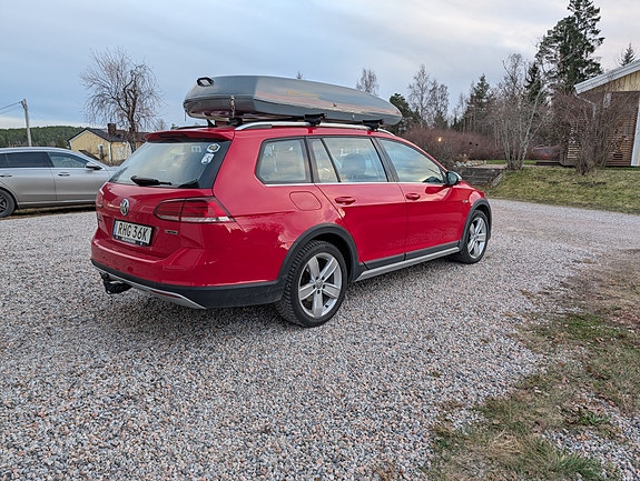 Volkswagen Golf Alltrack 4 of 6