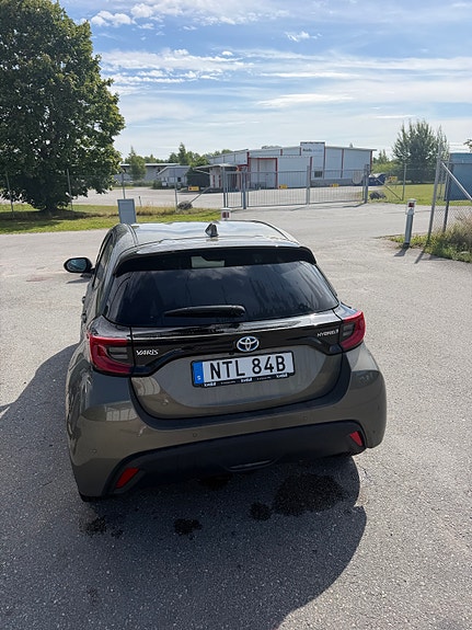Toyota Yaris 2 of 5
