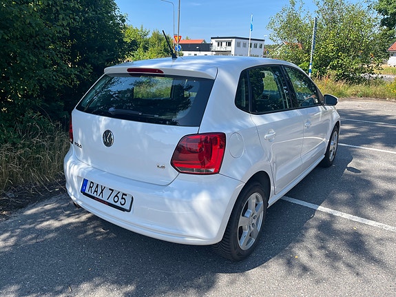 Volkswagen Polo 2 of 4