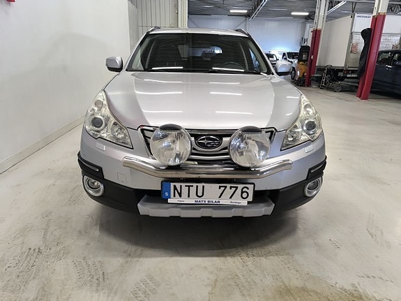 Subaru Outback 2 of 5