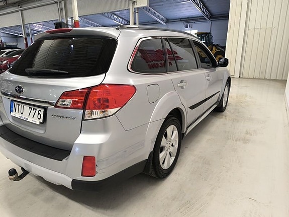 Subaru Outback 4 of 5