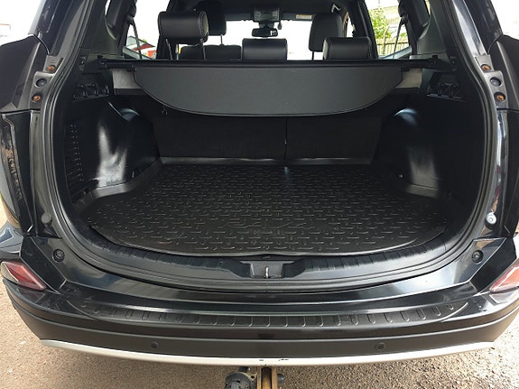 Toyota RAV4 12 of 12