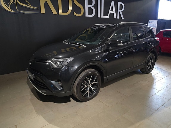 Toyota RAV4 2 of 5