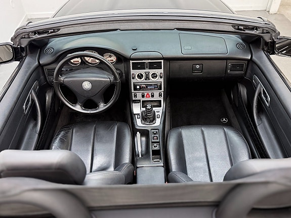 Mercedes-Benz SLK200 2 of 5