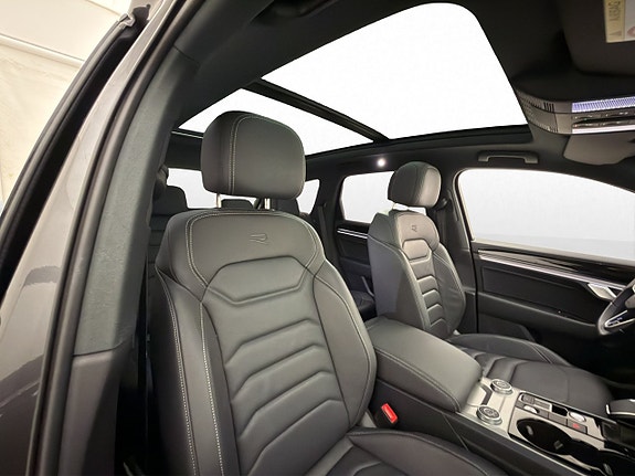 Volkswagen Touareg 30 of 30