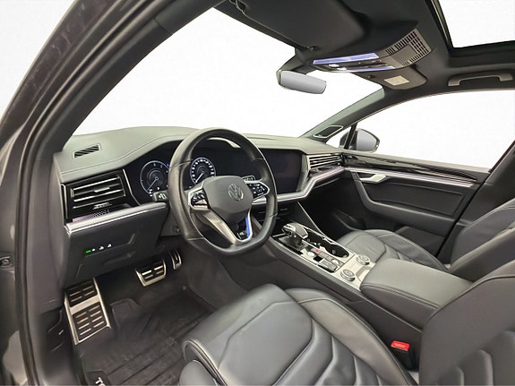 Volkswagen Touareg 10 of 30