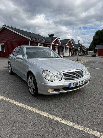 Mercedes-Benz E320 2 of 5