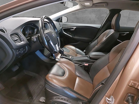 Volvo V40 Cross Country 5 of 5