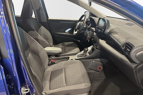 Toyota Yaris 7 of 12