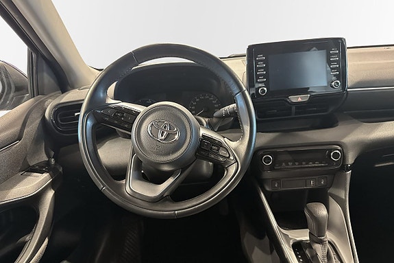Toyota Yaris 10 of 12