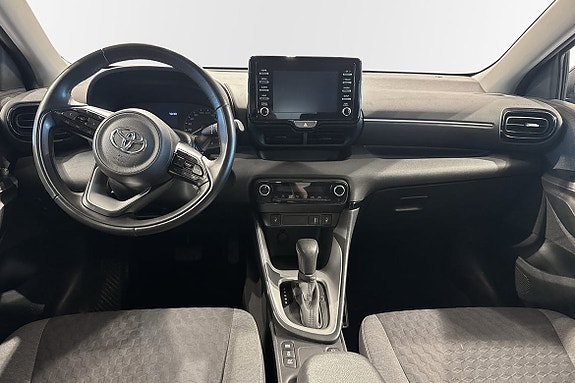 Toyota Yaris 9 of 12