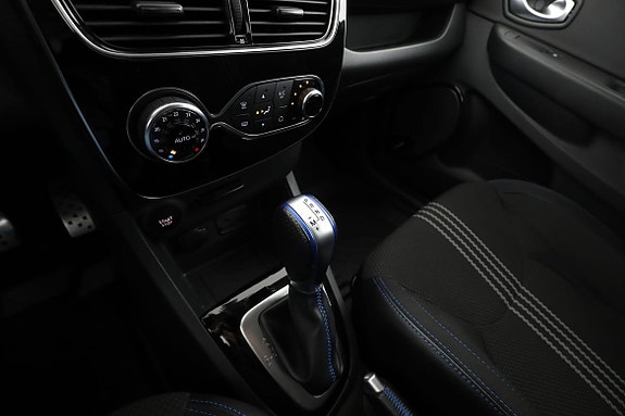 Renault Clio 24 of 30