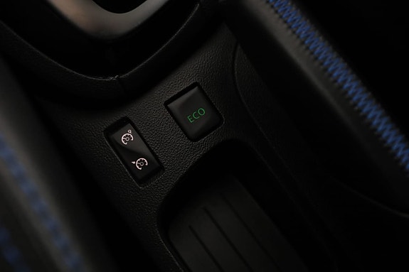 Renault Clio 30 of 30