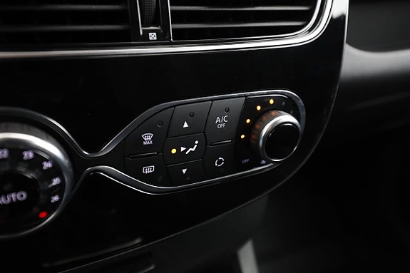 Renault Clio 27 of 30