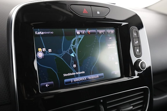Renault Clio 21 of 30