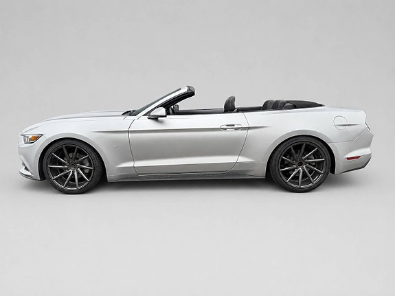 Ford Mustang 4 of 5