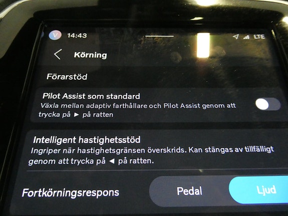 Volvo XC90 27 of 30