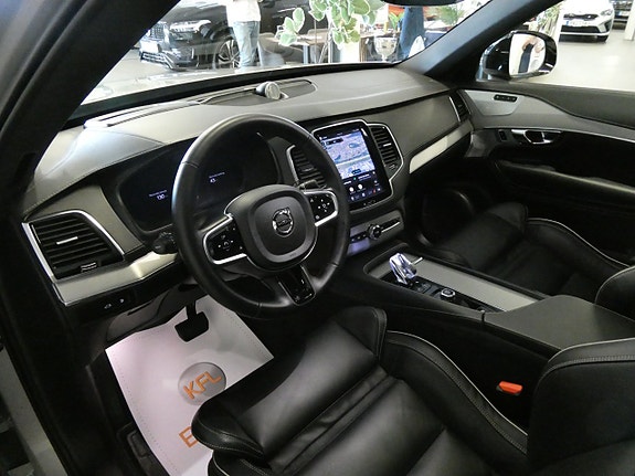 Volvo XC90 15 of 30
