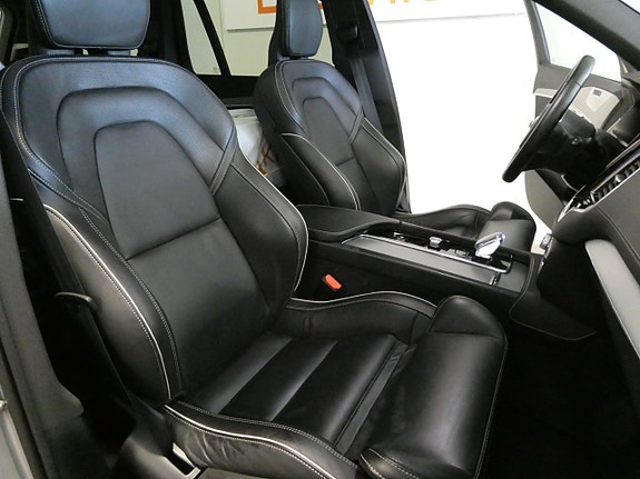 Volvo XC90 20 of 30