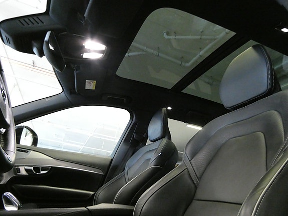 Volvo XC90 17 of 30