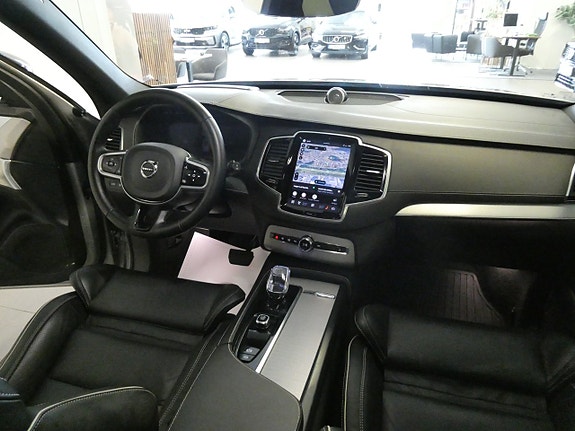Volvo XC90 18 of 30