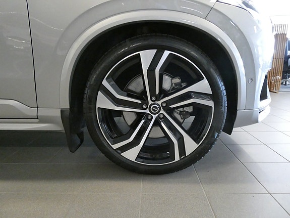 Volvo XC90 6 of 30
