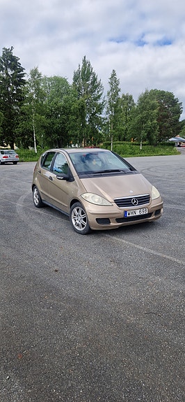 Mercedes-Benz A150 4 of 5